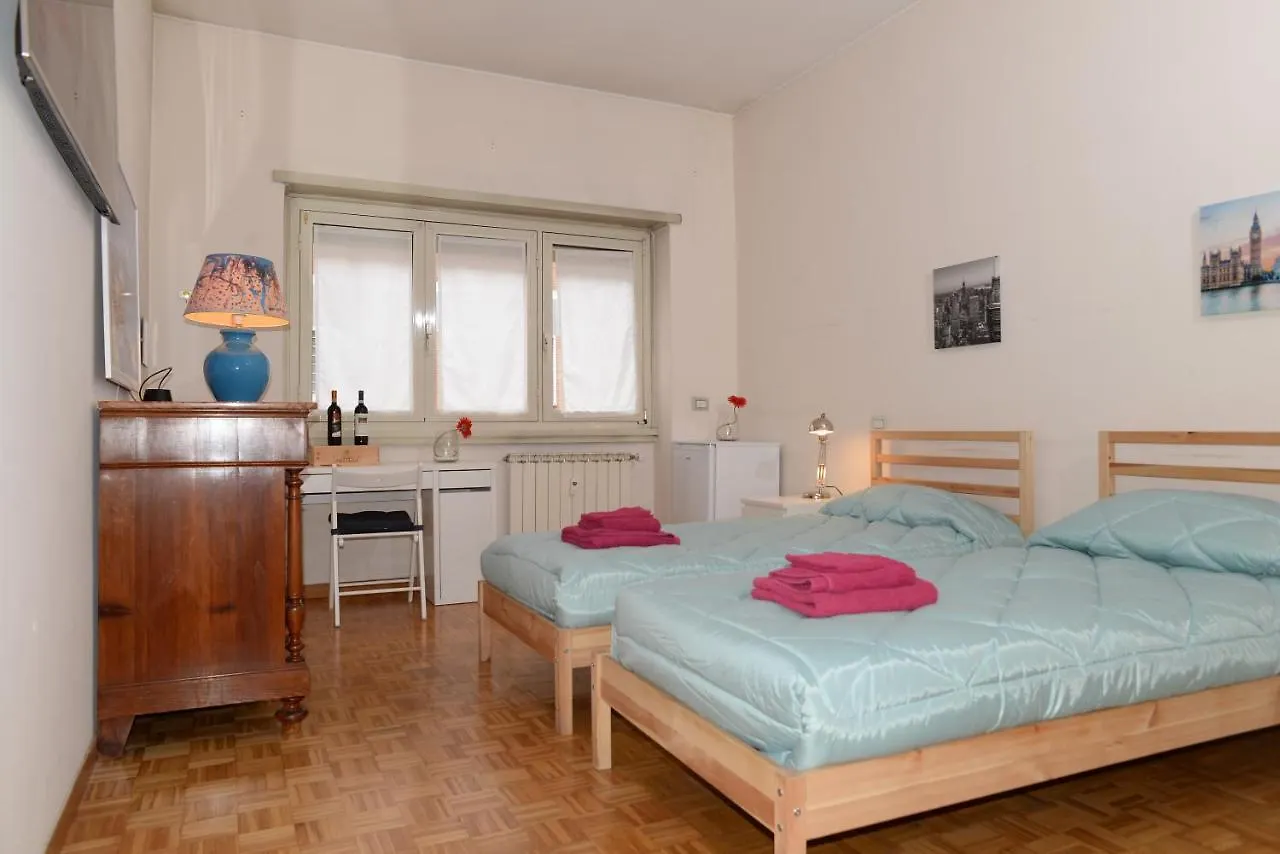 Guest house Room In Guest Room - Welcome To Our Establishment We Will Be Happy To Welcome You Rome